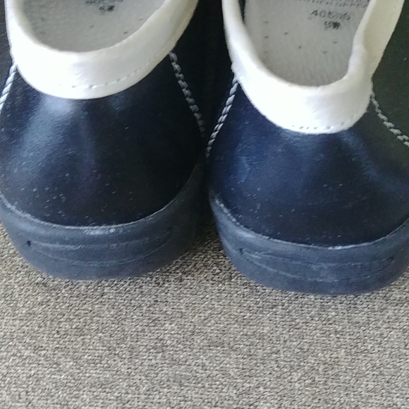 Moccasins, size 8, black and cream color in great conditions - Picture 6 of 12